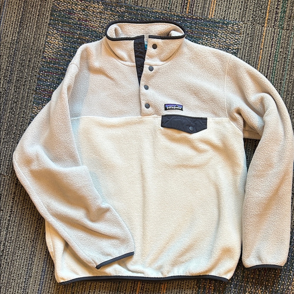 Patagonia Cozy Synchilla Cream and Gray Fleece Pullover - Excellent Condition!!!